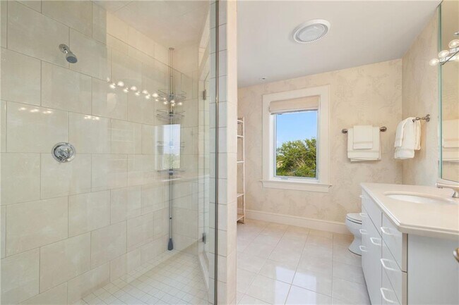 Building Photo - 283 Ocean Ave