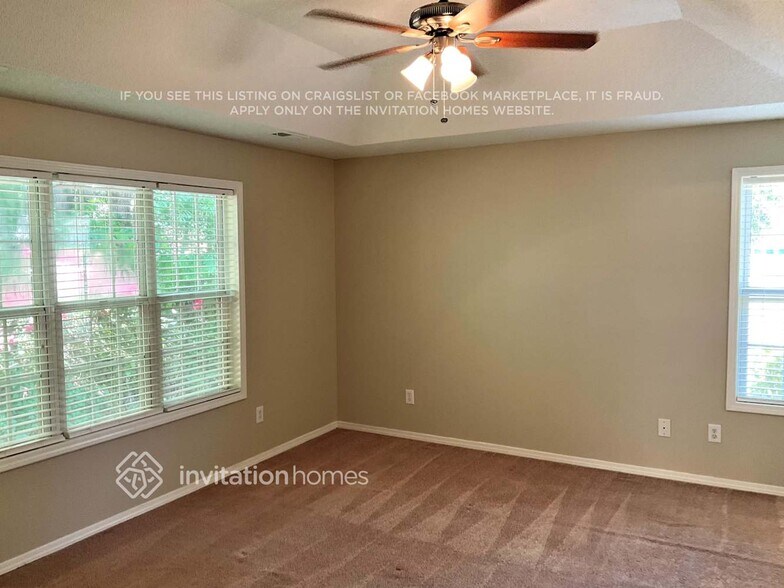 Building Photo - 905 Castlerock Way