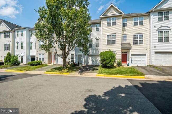 Building Photo - 2547 Sandbourne Ln