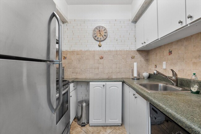 Building Photo - 500 Layne Blvd