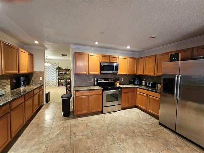 Building Photo - 699 Skyridge Rd