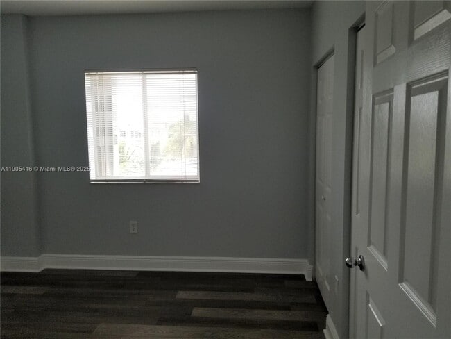 Building Photo - 134 SW 7th Ave