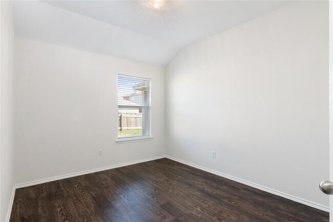 Building Photo - 1117 Alexandria Way