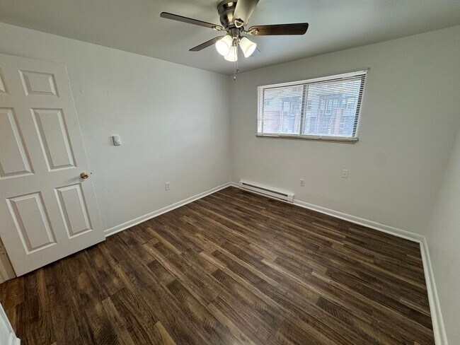 Building Photo - 1402 Hoyt St