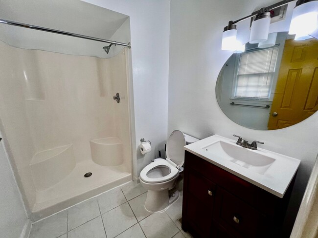 Building Photo - Beautiful 4 bedroom home in Salem