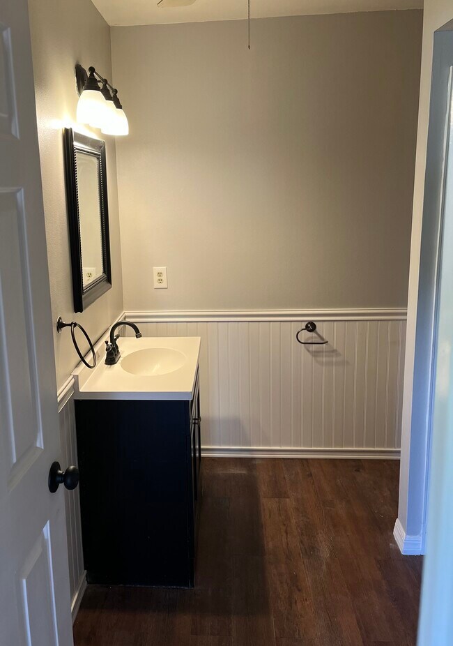 Building Photo - 7501 North Blvd