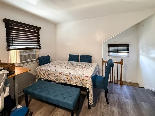 Building Photo - 8 West Side Ave