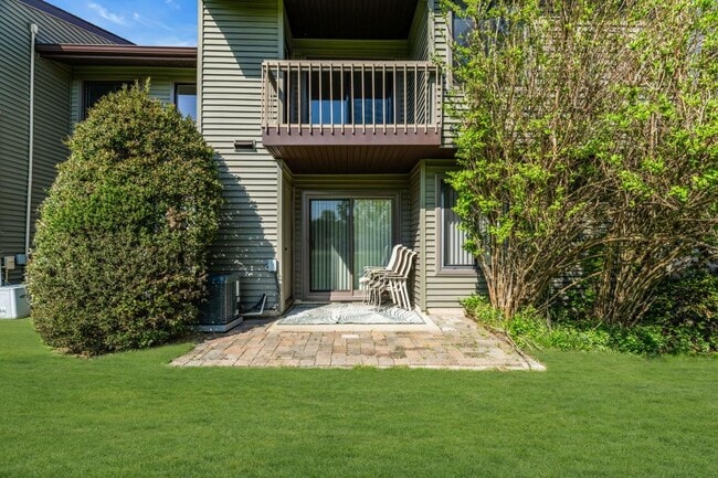 Building Photo - 15B Andover Ct