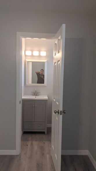 Building Photo - 2042 Harley Ave