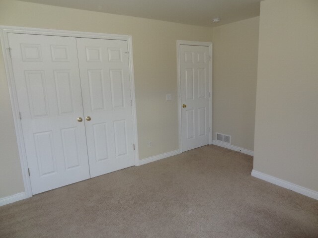 Building Photo - 45707 N Stonewood Rd