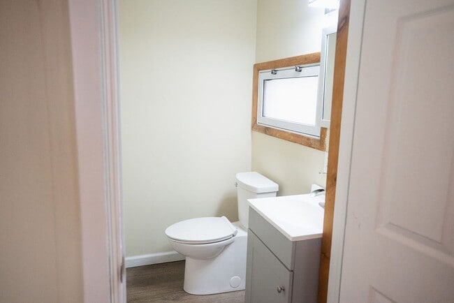 Building Photo - Spacious 5 Bedroom, 2 bathroom Home in Slatington!