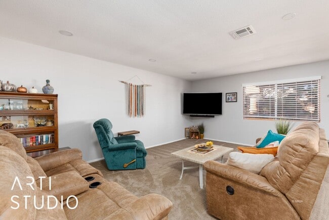 Building Photo - 835 Mesquite Springs Dr