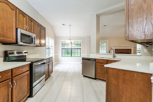 Building Photo - 4670 Shadow Tree Cove