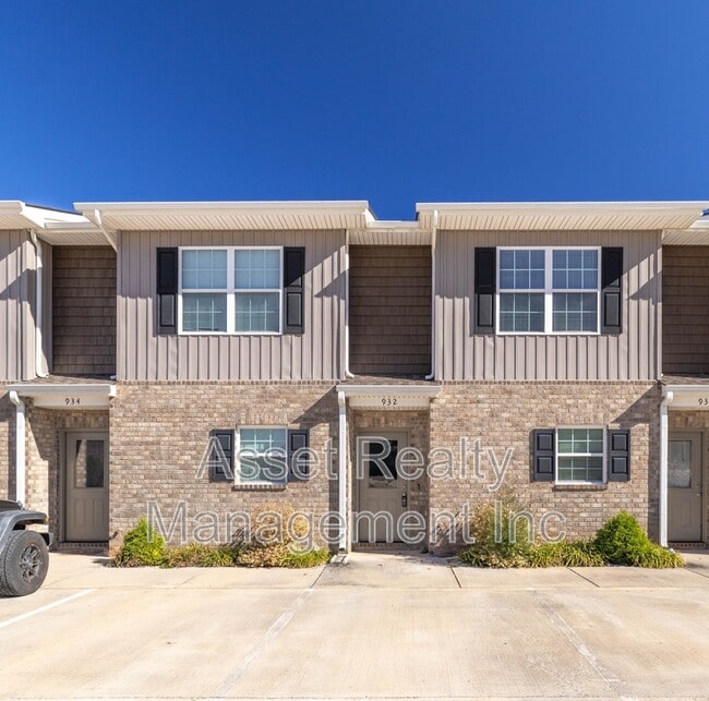 Building Photo - 932 Warrior Hill Dr