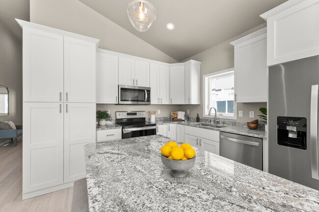 Building Photo - 4-bedroom, 3-bathroom West Fargo Single-Family Home w/ 2 Stall Garage