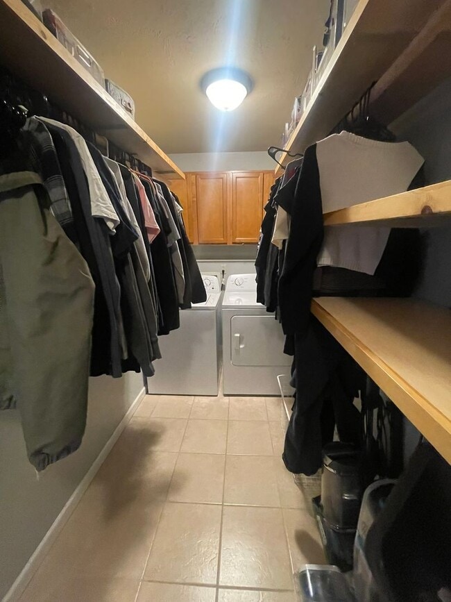 Building Photo - Pet Friendly UNFURNISHED LONG TERM Kalispe...