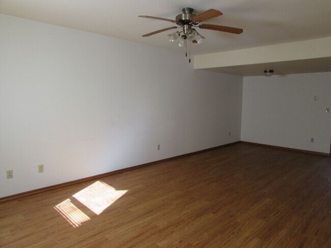 Building Photo - 20329 Skyview Dr