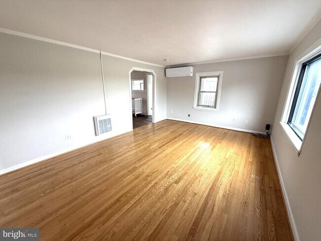 Building Photo - 266 W Ridge Pike