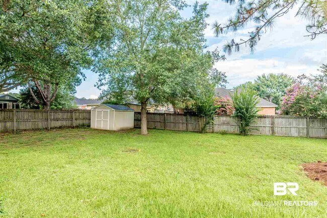 Building Photo - 10610 S Side Loop