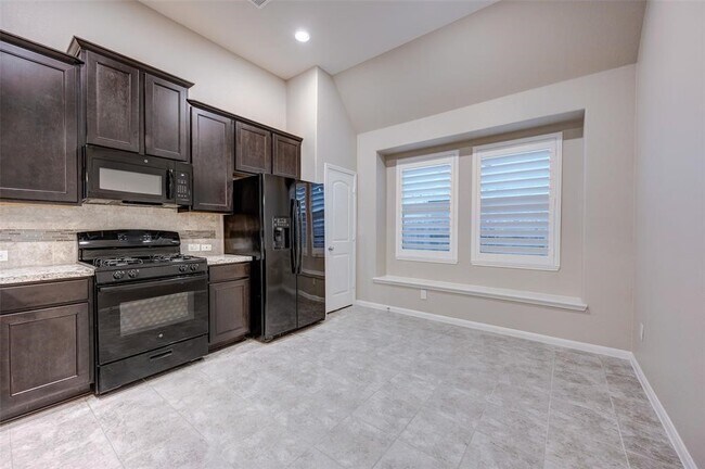 Building Photo - 23831 Villa Lisa Dr