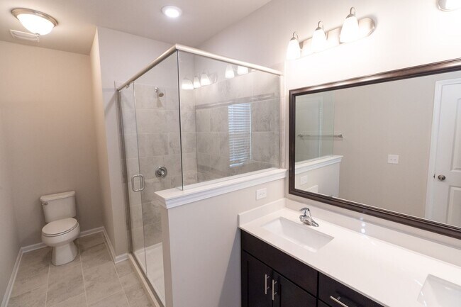 Building Photo - New Townhome