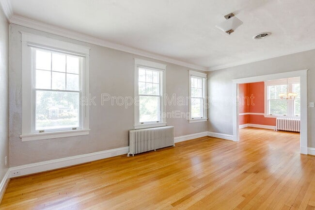 Building Photo - 1404 Wilmington Ave W