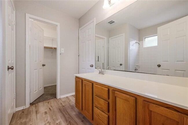 Building Photo - 1400 Thibodeaux Dr