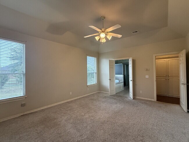 Building Photo - 4-bedroom property in a fantastic North Edmond