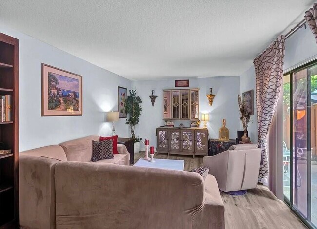 Building Photo - 1166 6th Ave