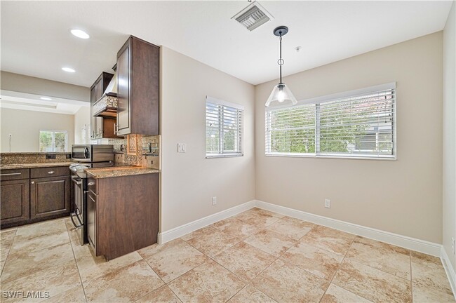 Building Photo - 12091 Santaluz Dr