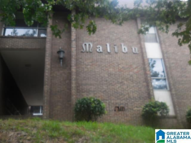 Building Photo - 1340 32nd St S