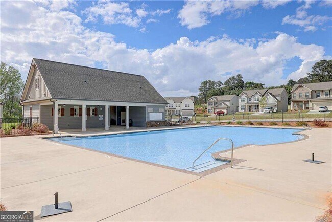Building Photo - 4675 Silver Oak Dr SW