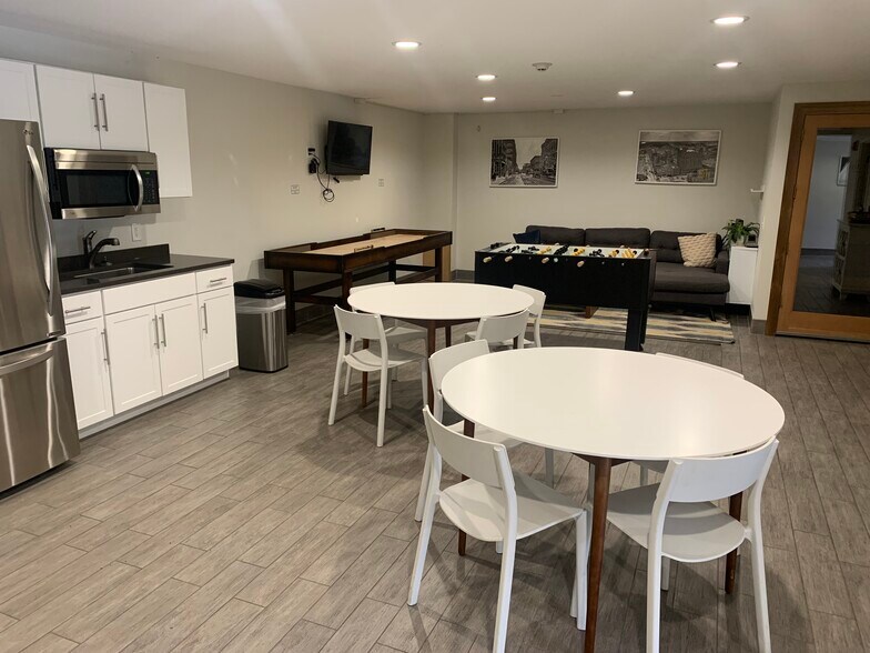 Terrace party room - 4820 Park Commons Dr