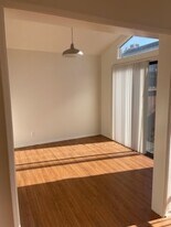 Building Photo - Moonshawdow Apartments