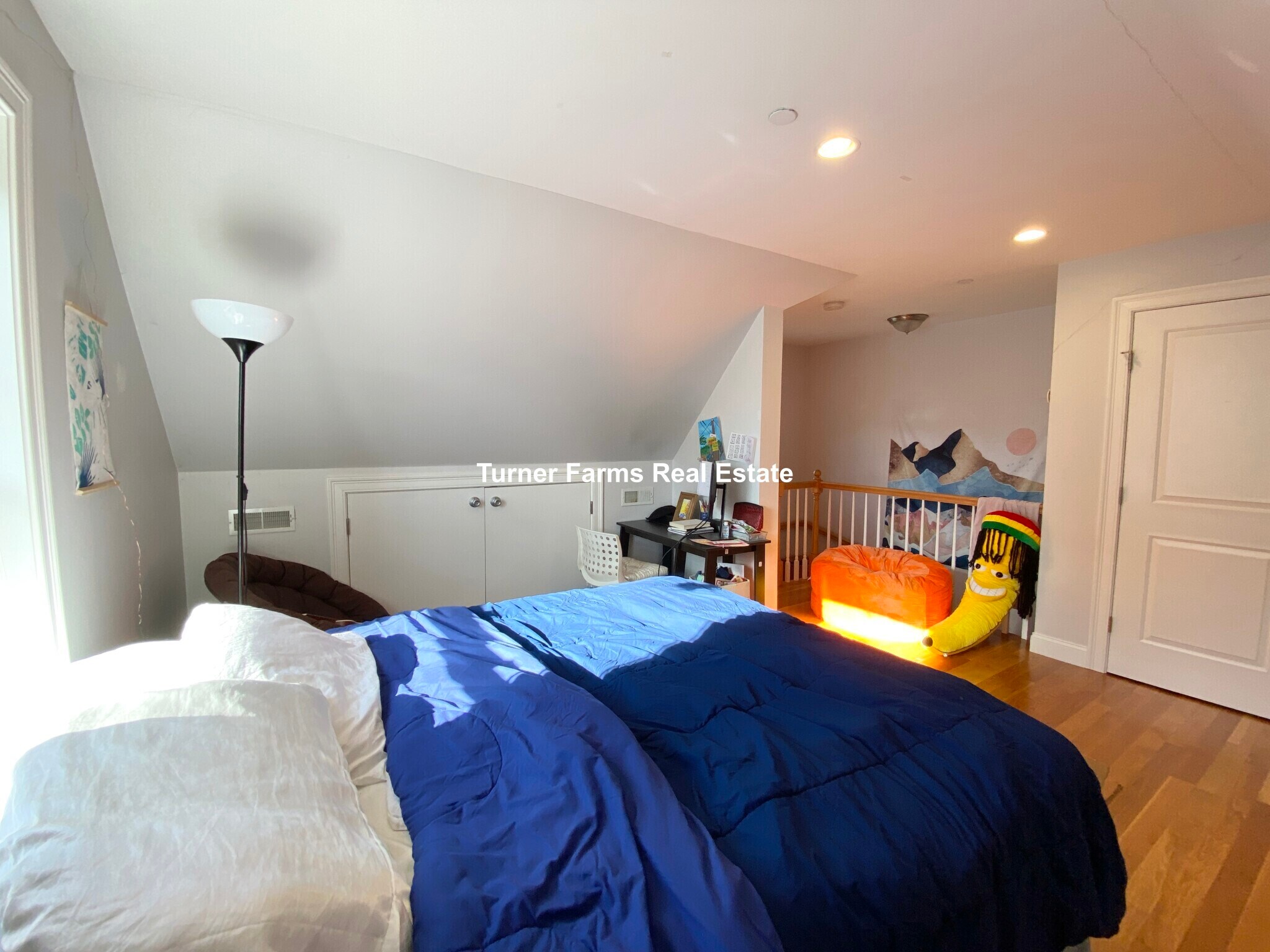 Building Photo - 721 Parker St