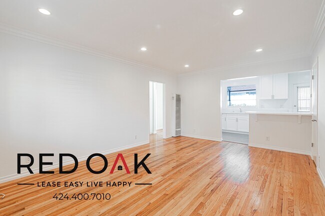 Building Photo - 14619 Moorpark St