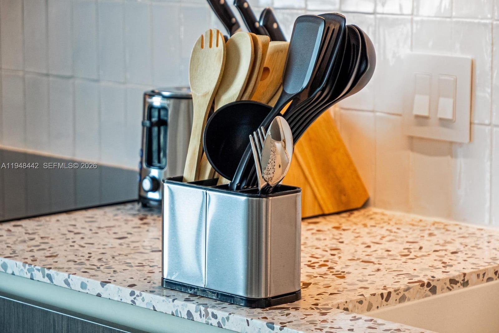 Building Photo - 159 NE 6th St