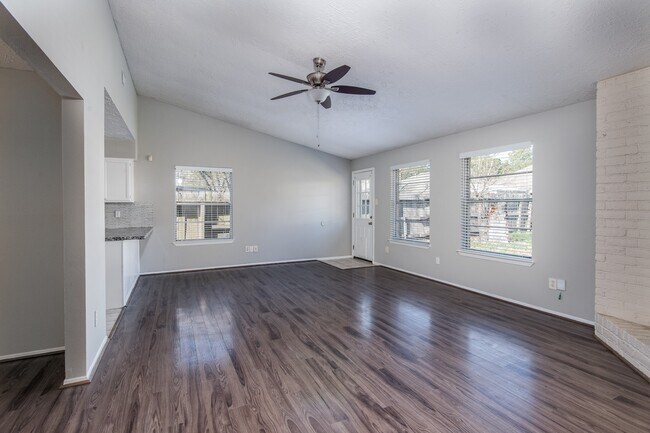 Building Photo - 16210 Cypress Point Dr