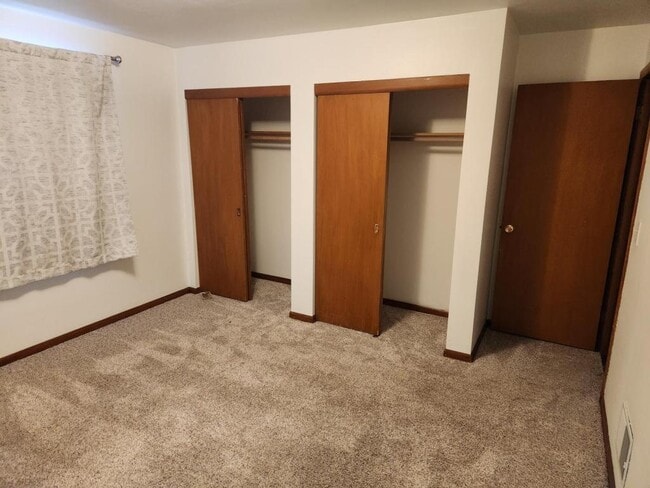 Building Photo - 1716 Menasha Ave