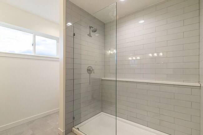 Building Photo - Halleck Townhomes Triplex