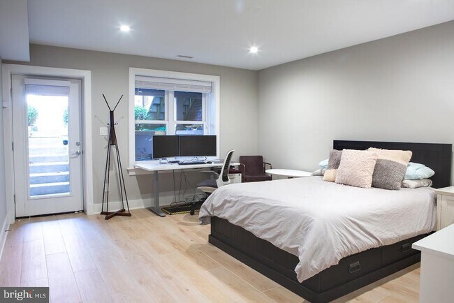 Building Photo - 720 East Capitol St NE