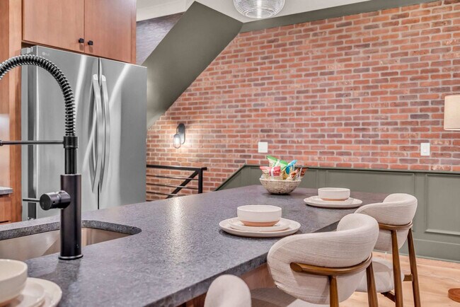 Building Photo - 1701 Portland Ave