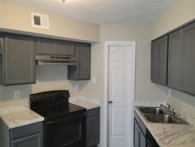 Primary Photo - 7200 W T C Jester Blvd