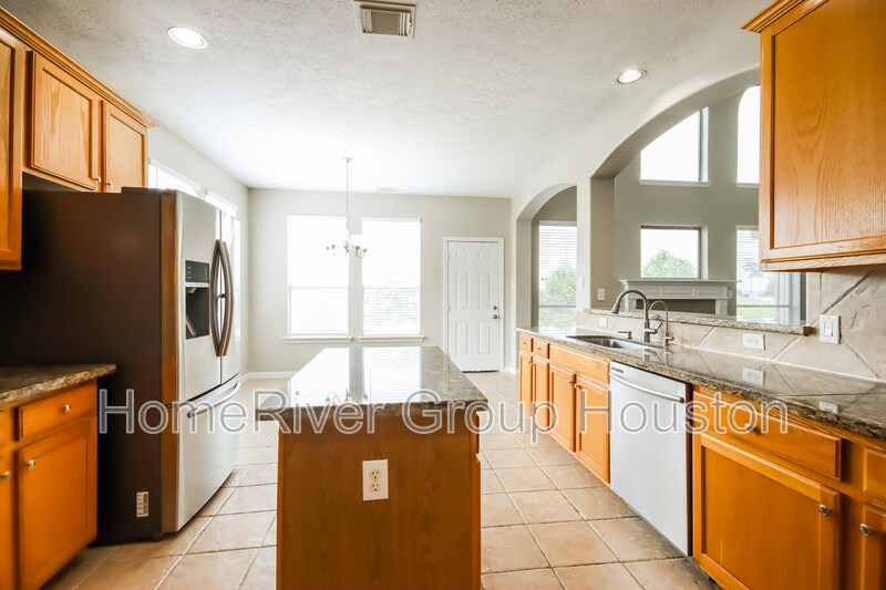 Building Photo - 18722 Racquet Sports Way