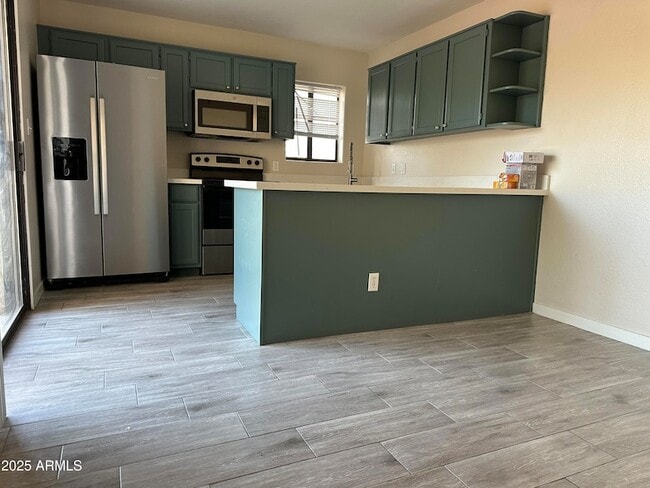 Building Photo - 15650 N 19th Ave