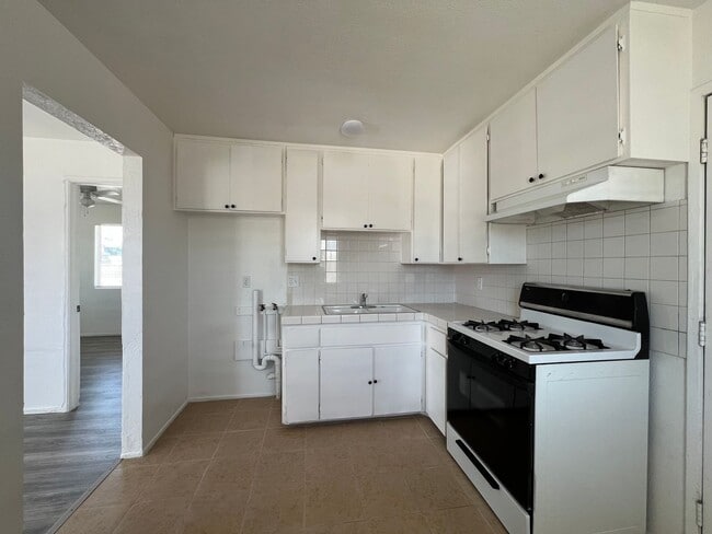 Building Photo - 1 Bedroom 1 Bathroom House with Fenced Yard+
