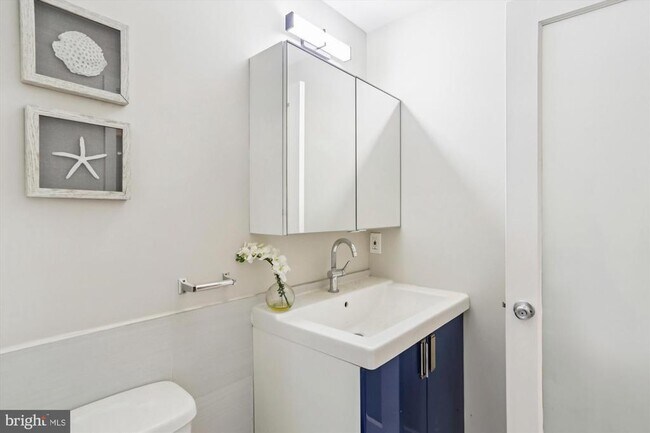 Building Photo - 3222 13th St NW