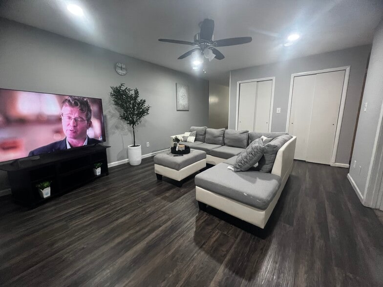 Building Photo - 1400 Shiloh Dr