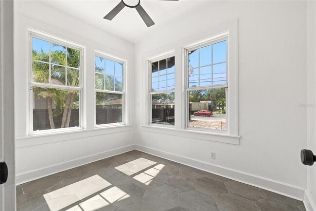 Building Photo - 2830 2nd Ave N