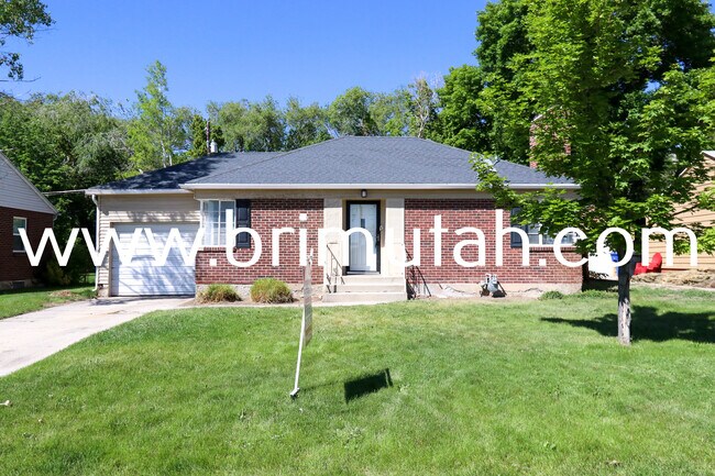 Building Photo - 1239 E Ridgedale Ln